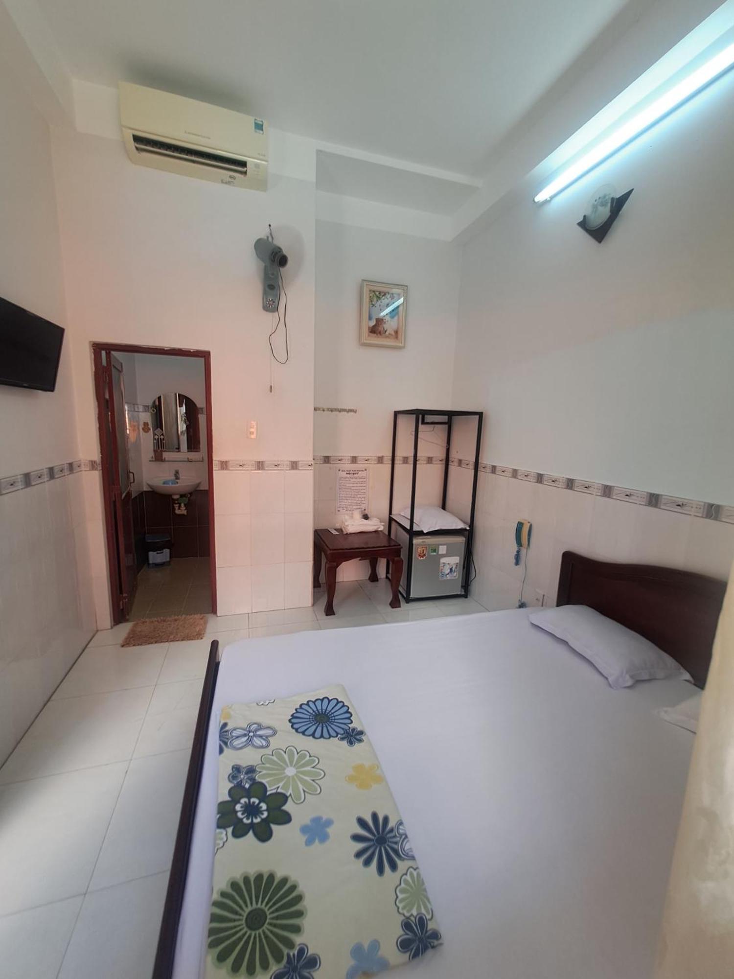 Nha Nghi Nam Phuong Bed & Breakfast Ha Tien Exterior photo