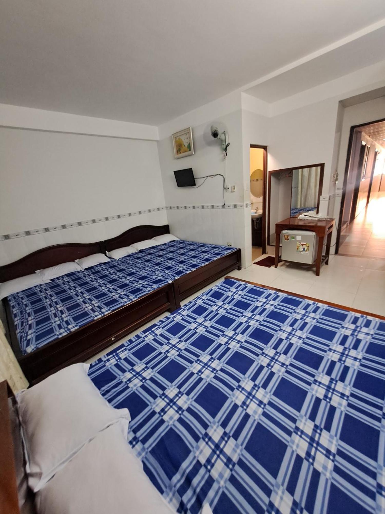 Nha Nghi Nam Phuong Bed & Breakfast Ha Tien Exterior photo
